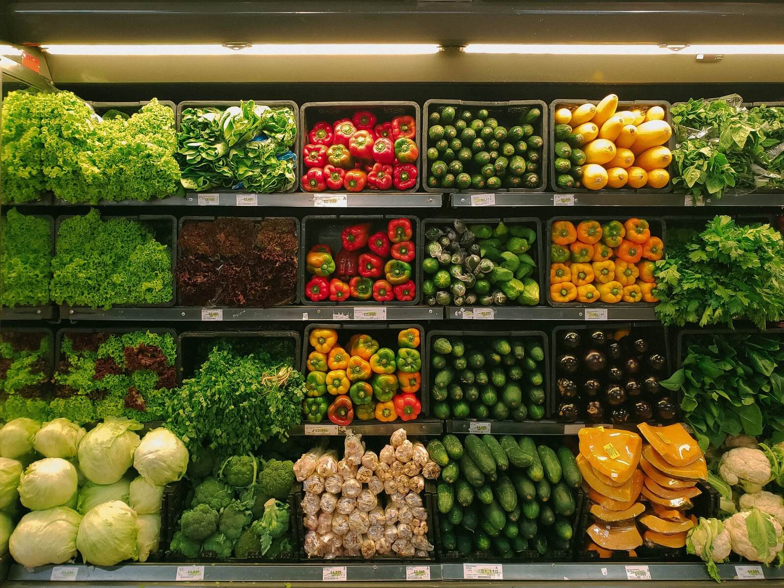 Working for Instacart by selecting produce