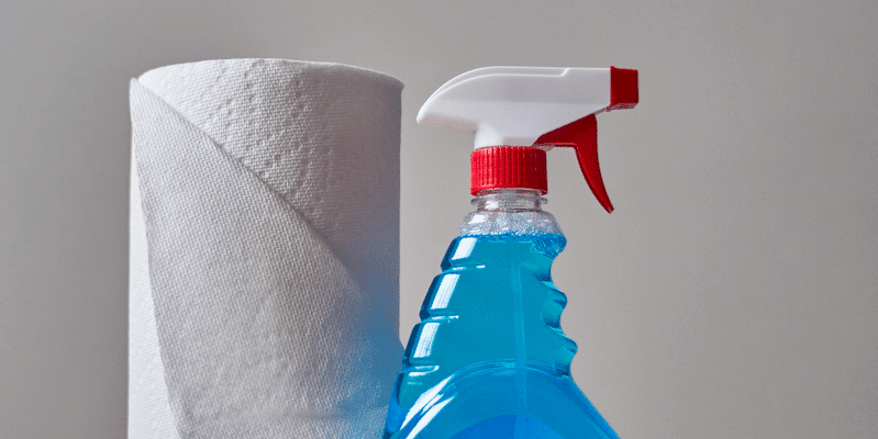 Takl: window cleaner and paper towels