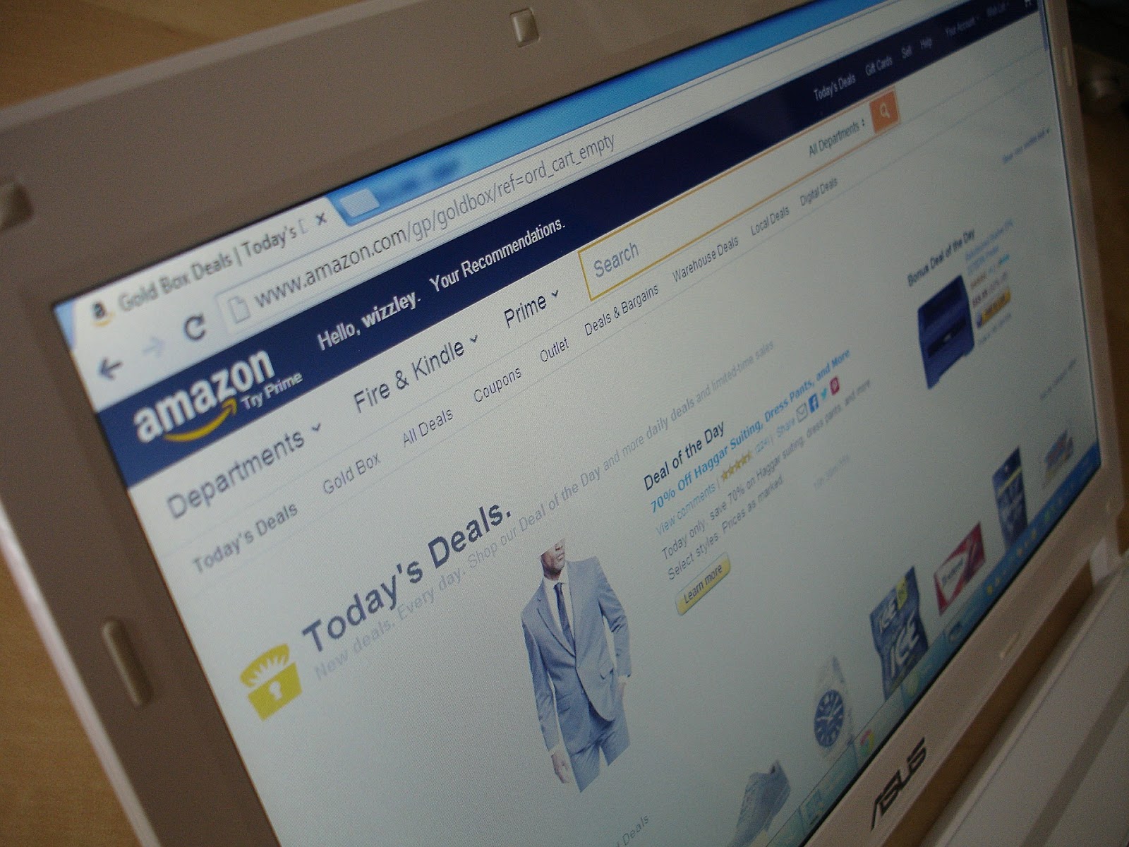 Amazon Gift Card Deals: Amazon web page on computer